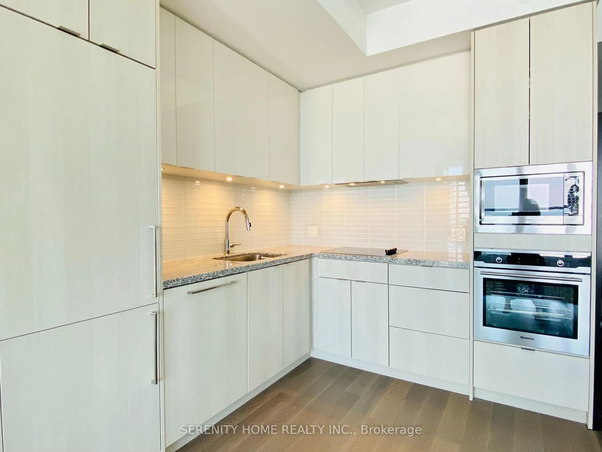Photo 3 of Unit 4103, 115 Blue Jays Way, Toronto, Waterfront Communities — HOMEH