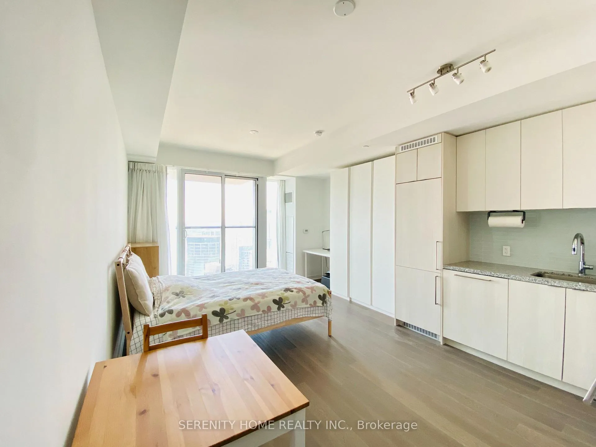Photo 6 of Unit 4103, 115 Blue Jays Way, Toronto, Waterfront Communities — HOMEH