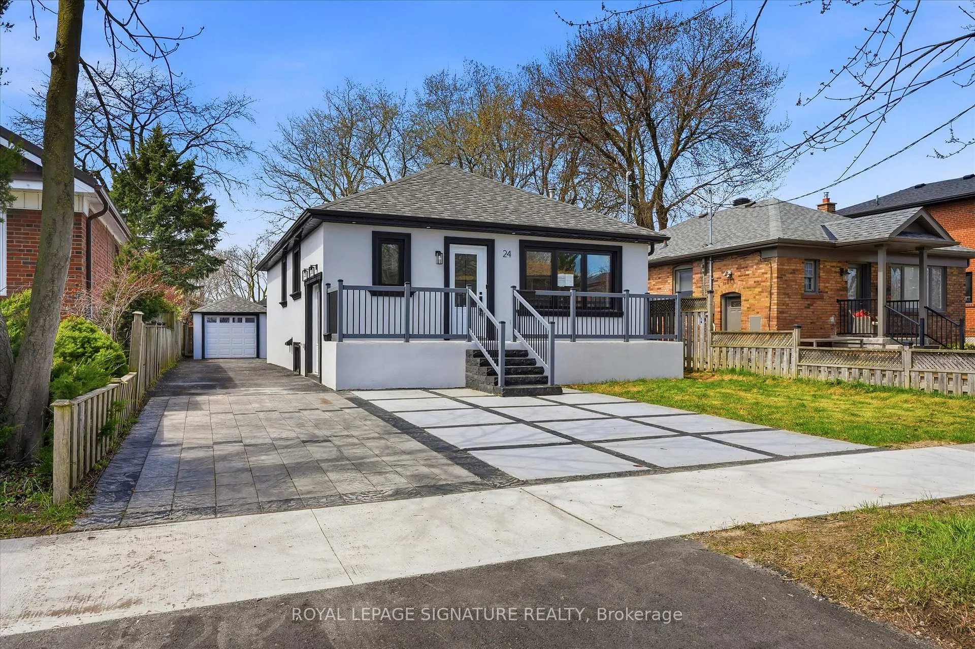 Photo 1 of 24 Treeview Drive, Etobicoke, Alderwood — HOMEH