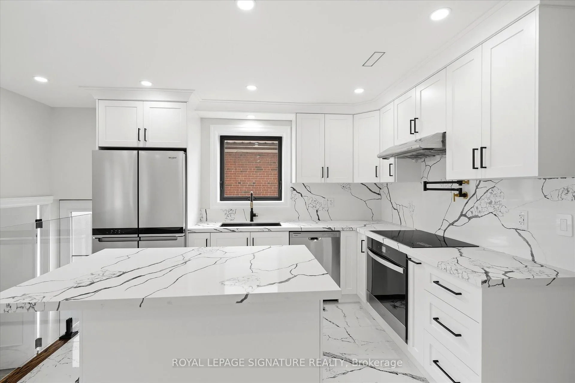 Photo 7 of 24 Treeview Drive, Etobicoke, Alderwood — HOMEH