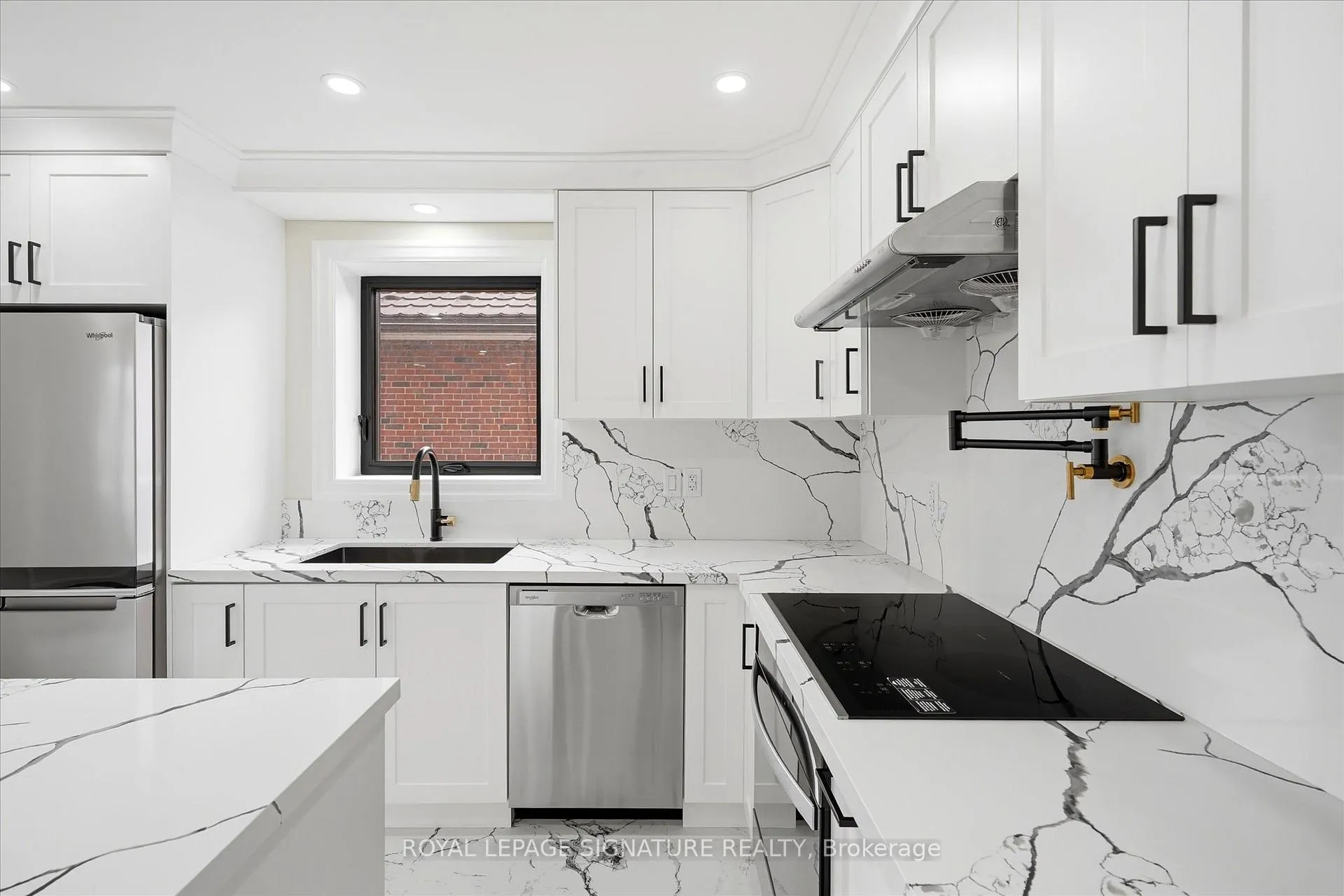 Photo 8 of 24 Treeview Drive, Etobicoke, Alderwood — HOMEH