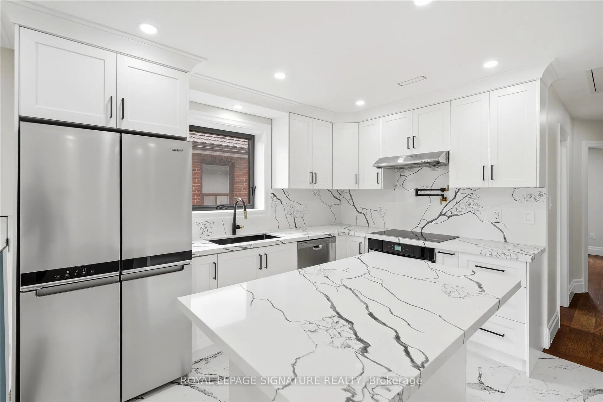 Photo 9 of 24 Treeview Drive, Etobicoke, Alderwood — HOMEH