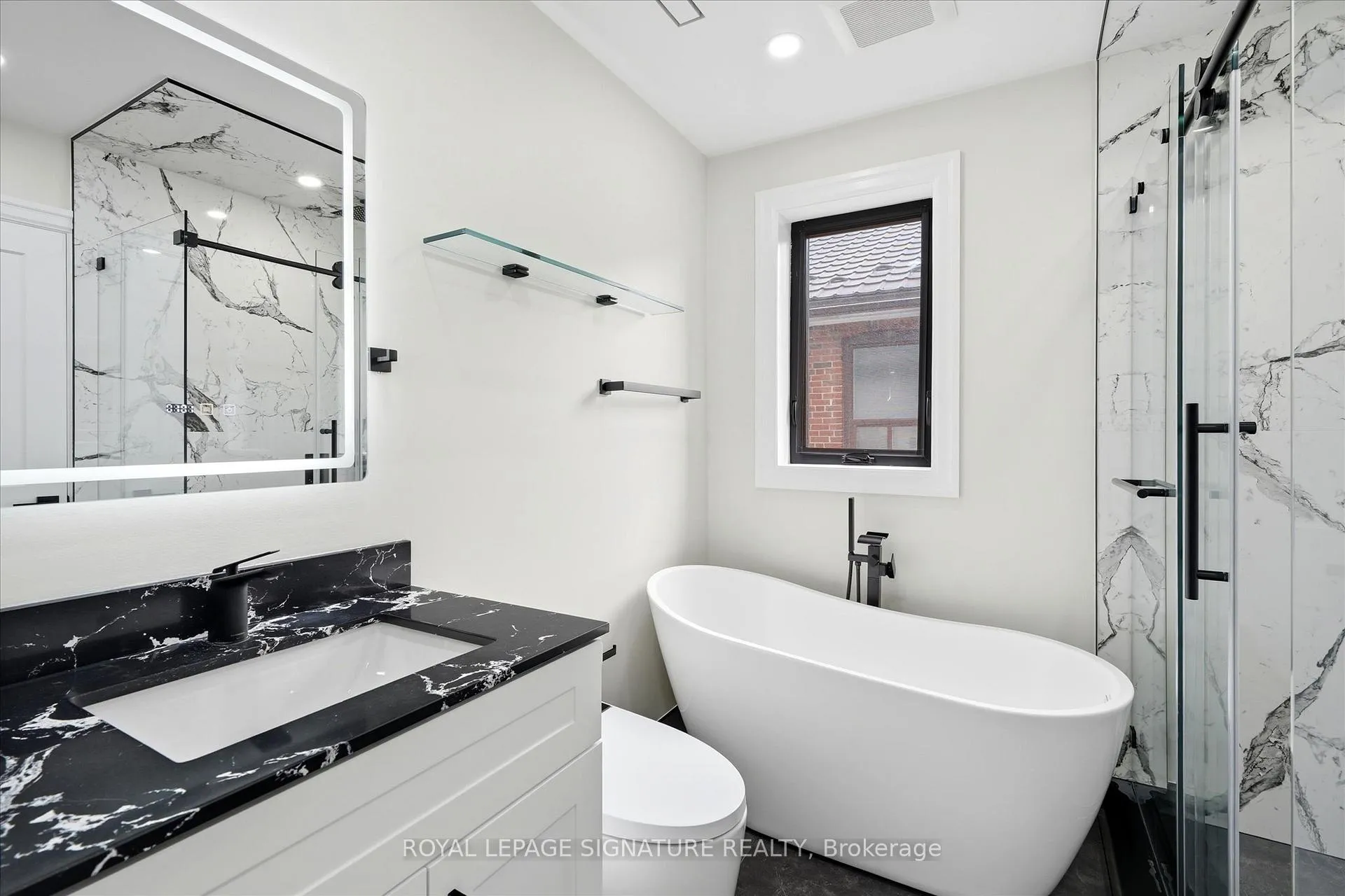 Photo 13 of 24 Treeview Drive, Etobicoke, Alderwood — HOMEH
