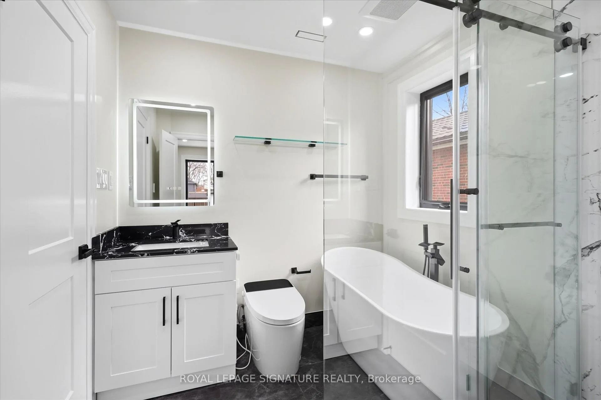Photo 14 of 24 Treeview Drive, Etobicoke, Alderwood — HOMEH