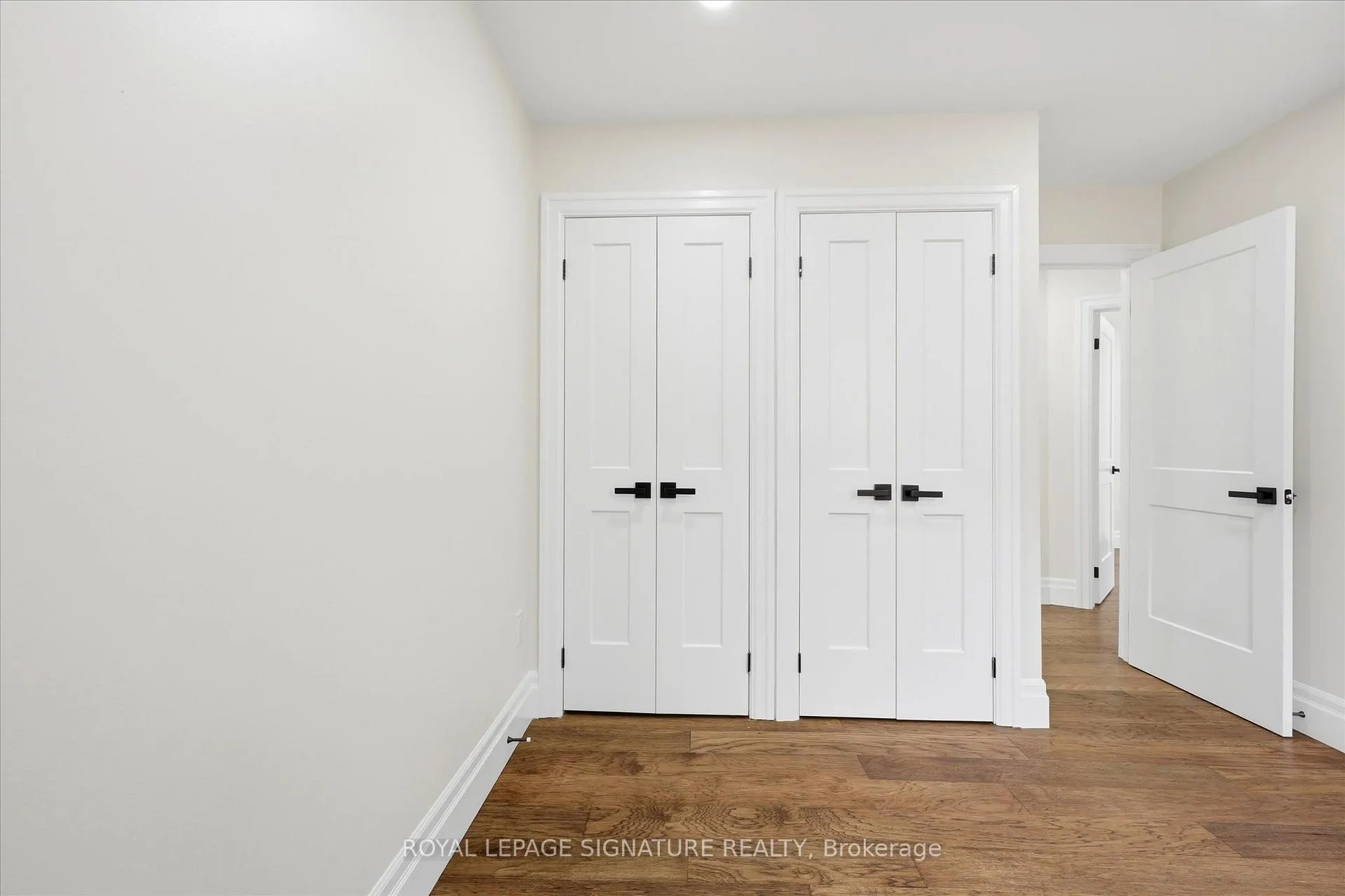Photo 16 of 24 Treeview Drive, Etobicoke, Alderwood — HOMEH