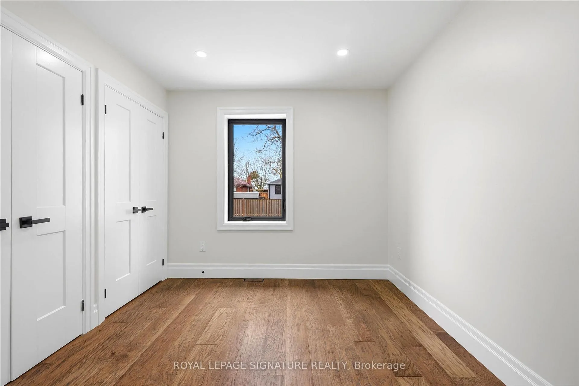 Photo 17 of 24 Treeview Drive, Etobicoke, Alderwood — HOMEH