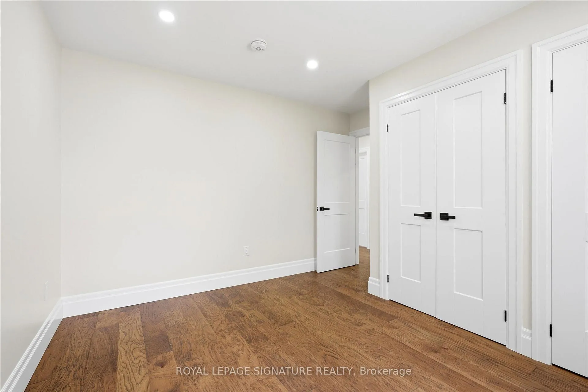 Photo 18 of 24 Treeview Drive, Etobicoke, Alderwood — HOMEH
