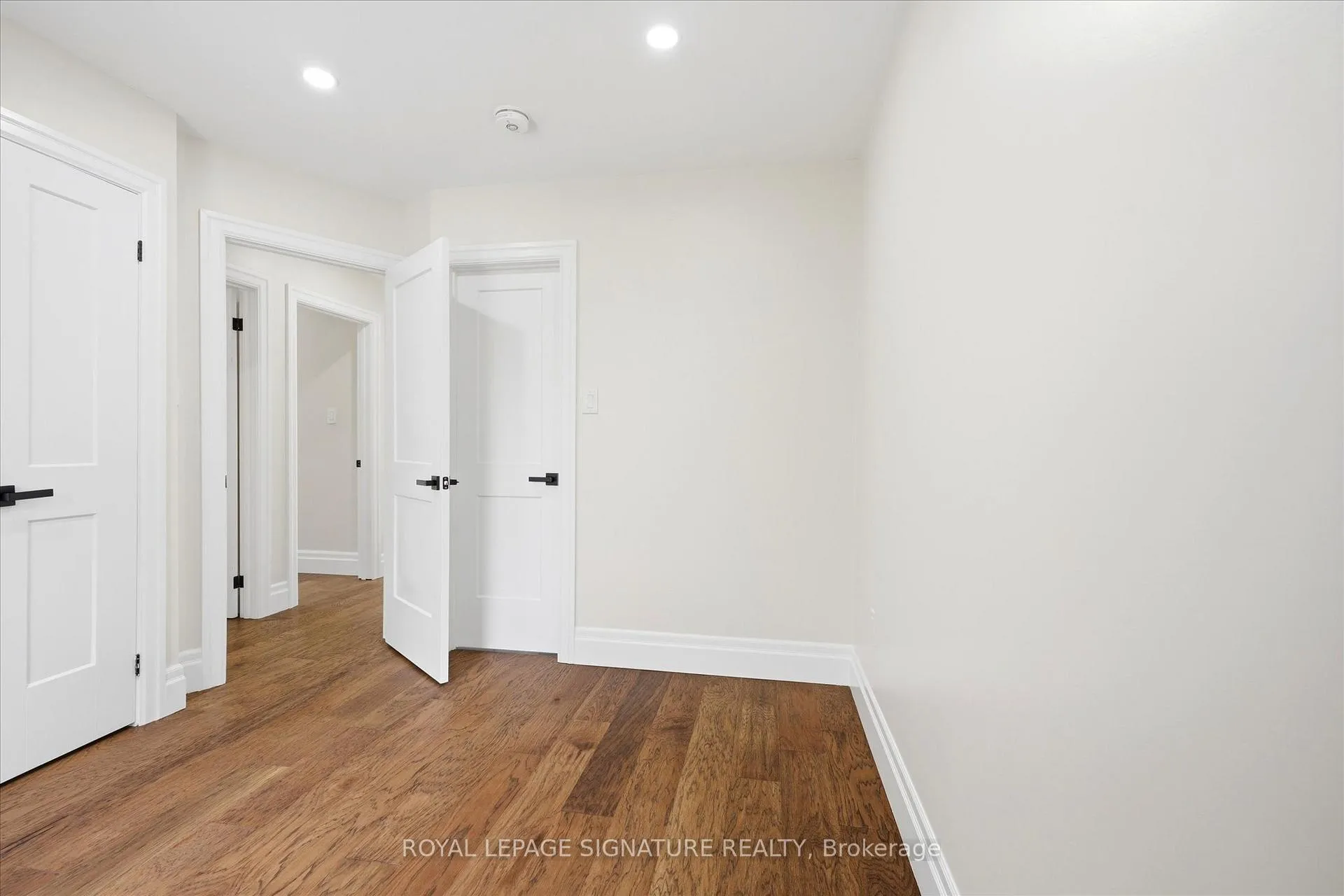 Photo 20 of 24 Treeview Drive, Etobicoke, Alderwood — HOMEH