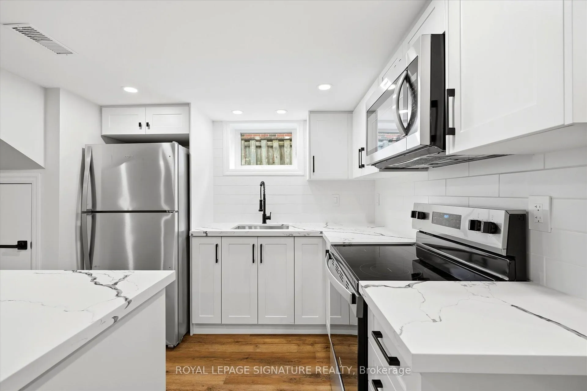 Photo 31 of 24 Treeview Drive, Etobicoke, Alderwood — HOMEH