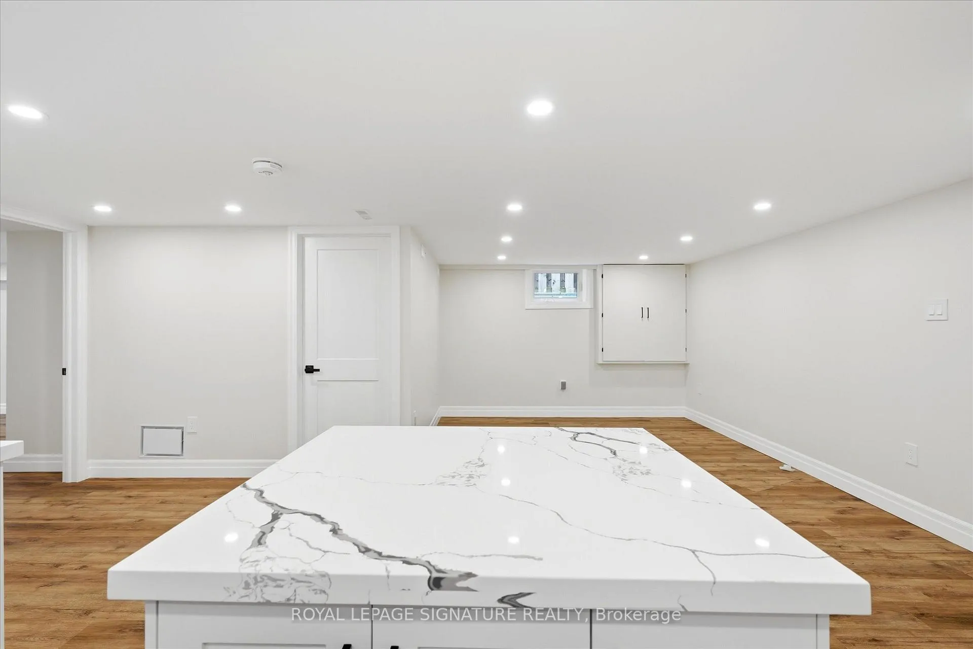 Photo 32 of 24 Treeview Drive, Etobicoke, Alderwood — HOMEH