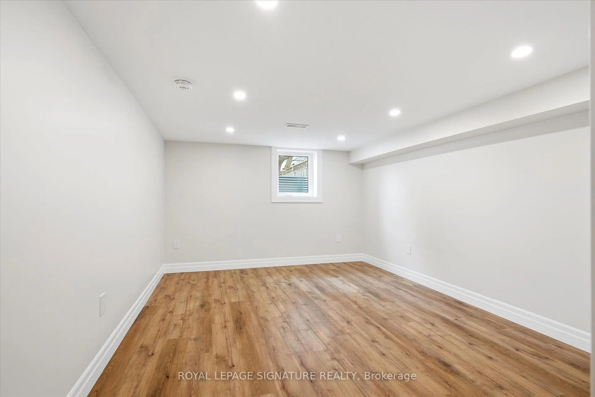 Photo 34 of 24 Treeview Drive, Etobicoke, Alderwood — HOMEH