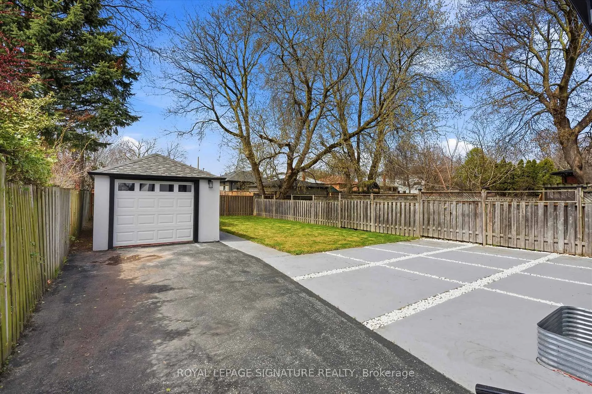 Photo 40 of 24 Treeview Drive, Etobicoke, Alderwood — HOMEH