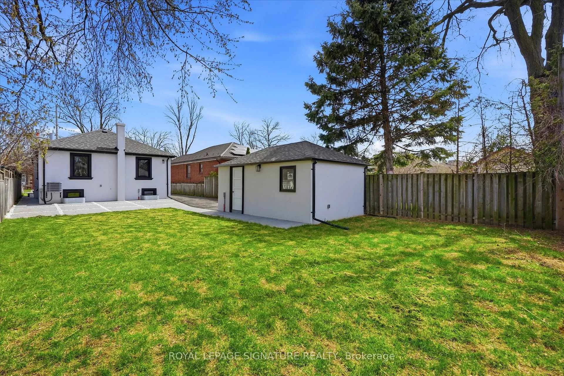 Photo 41 of 24 Treeview Drive, Etobicoke, Alderwood — HOMEH
