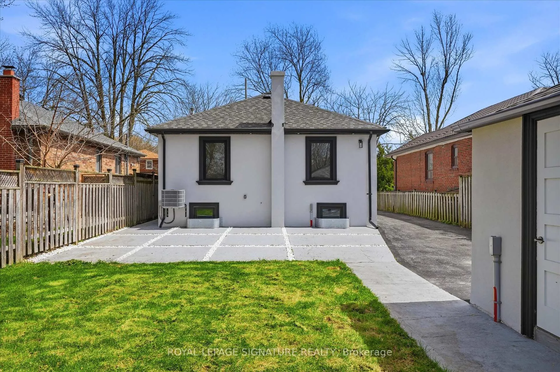 Photo 42 of 24 Treeview Drive, Etobicoke, Alderwood — HOMEH