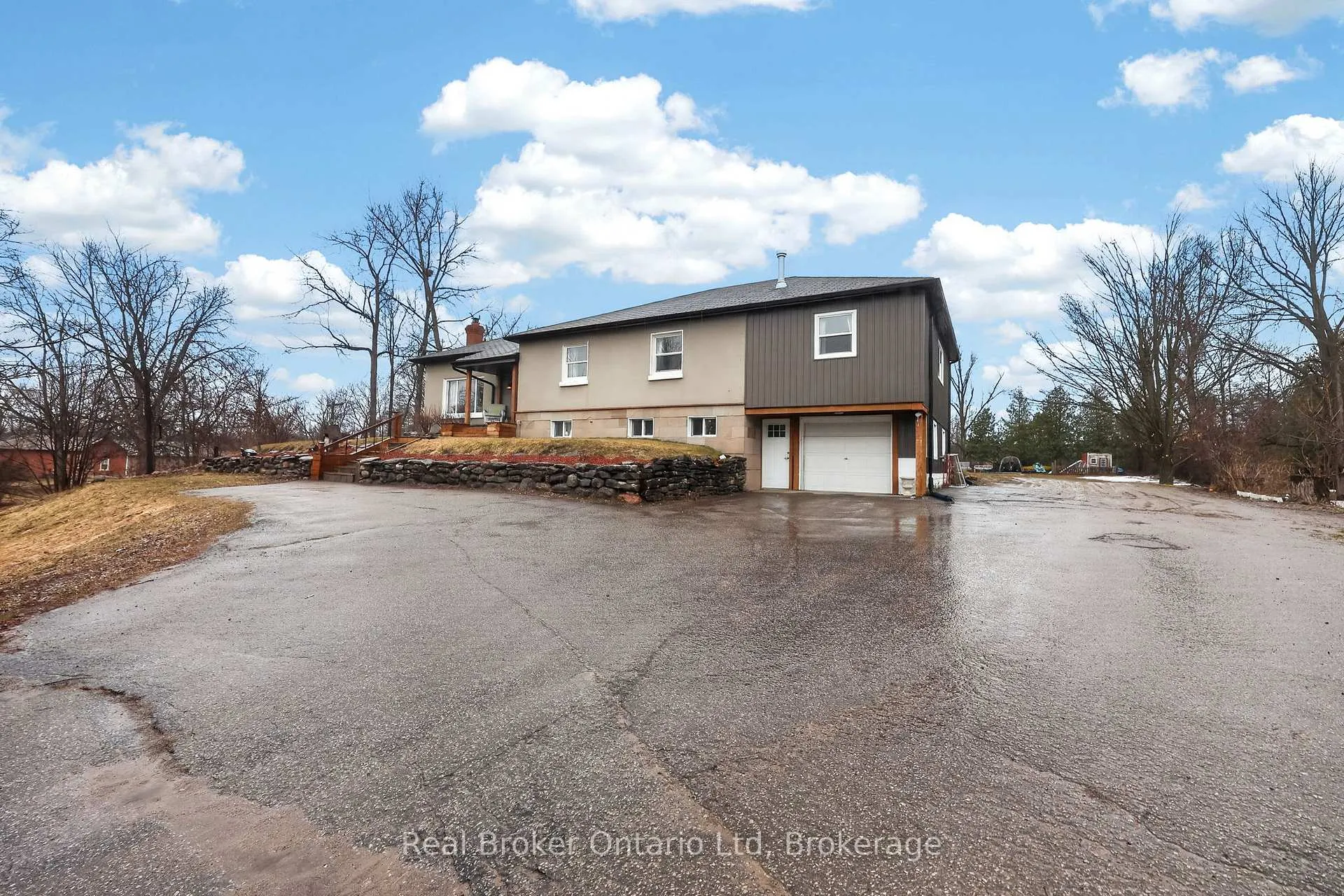 Front of 1720 Durham Road W