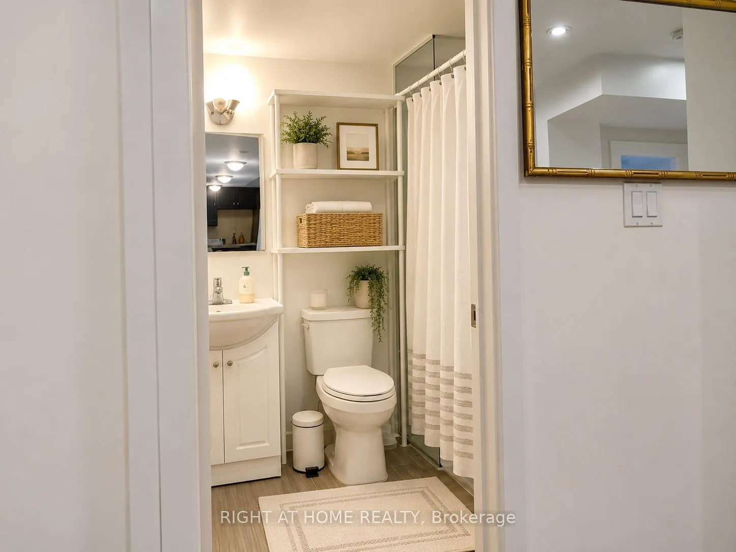 Photo 7 of Unit Lower, 79 Niagara Street, Toronto, Niagara — HOMEH