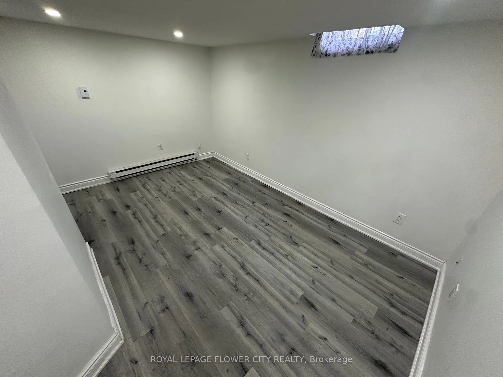 Photo 6 of 52 Grand Valley Drive, Brampton, Northgate — HOMEH