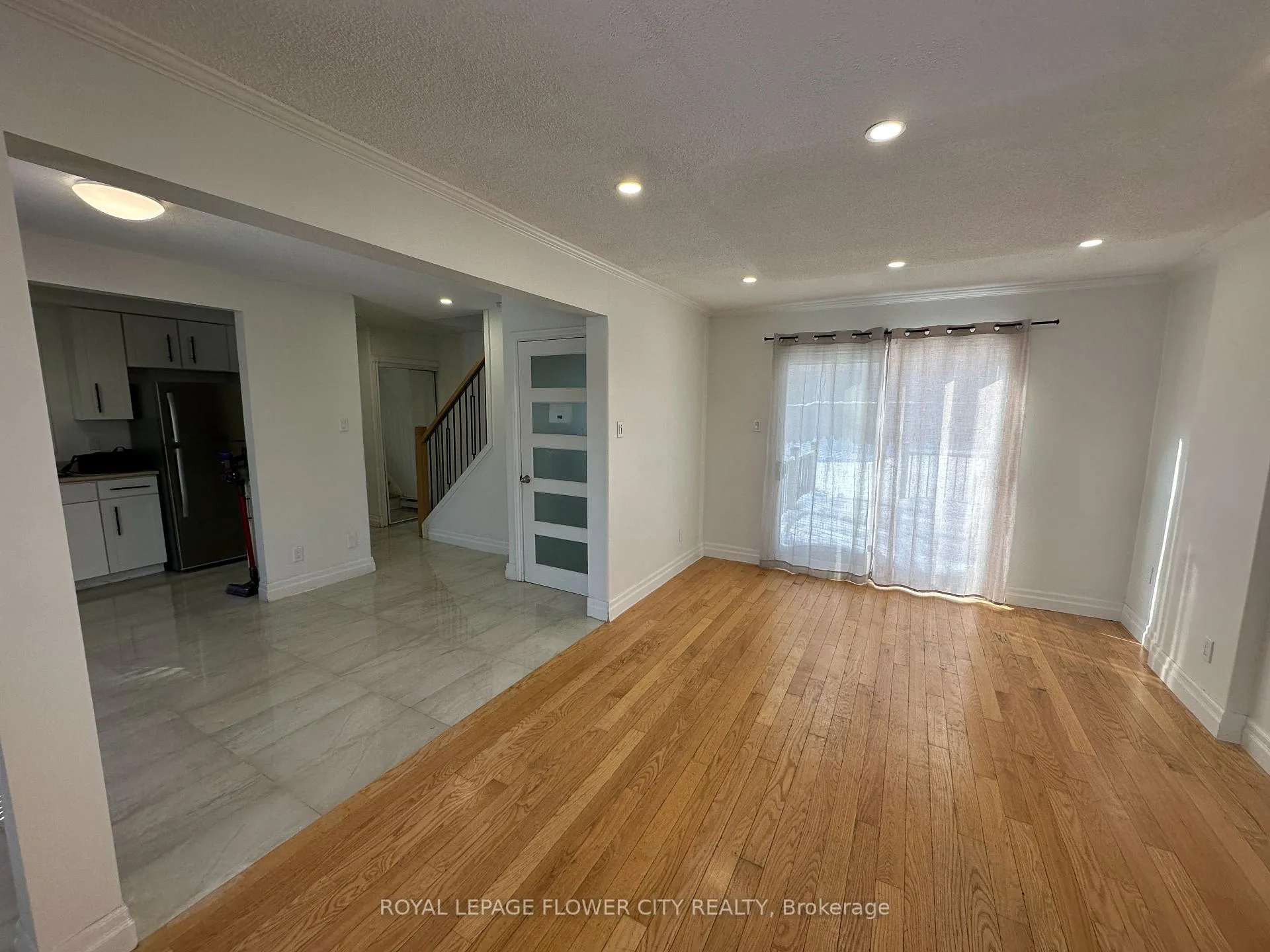 Photo 13 of 52 Grand Valley Drive, Brampton, Northgate — HOMEH