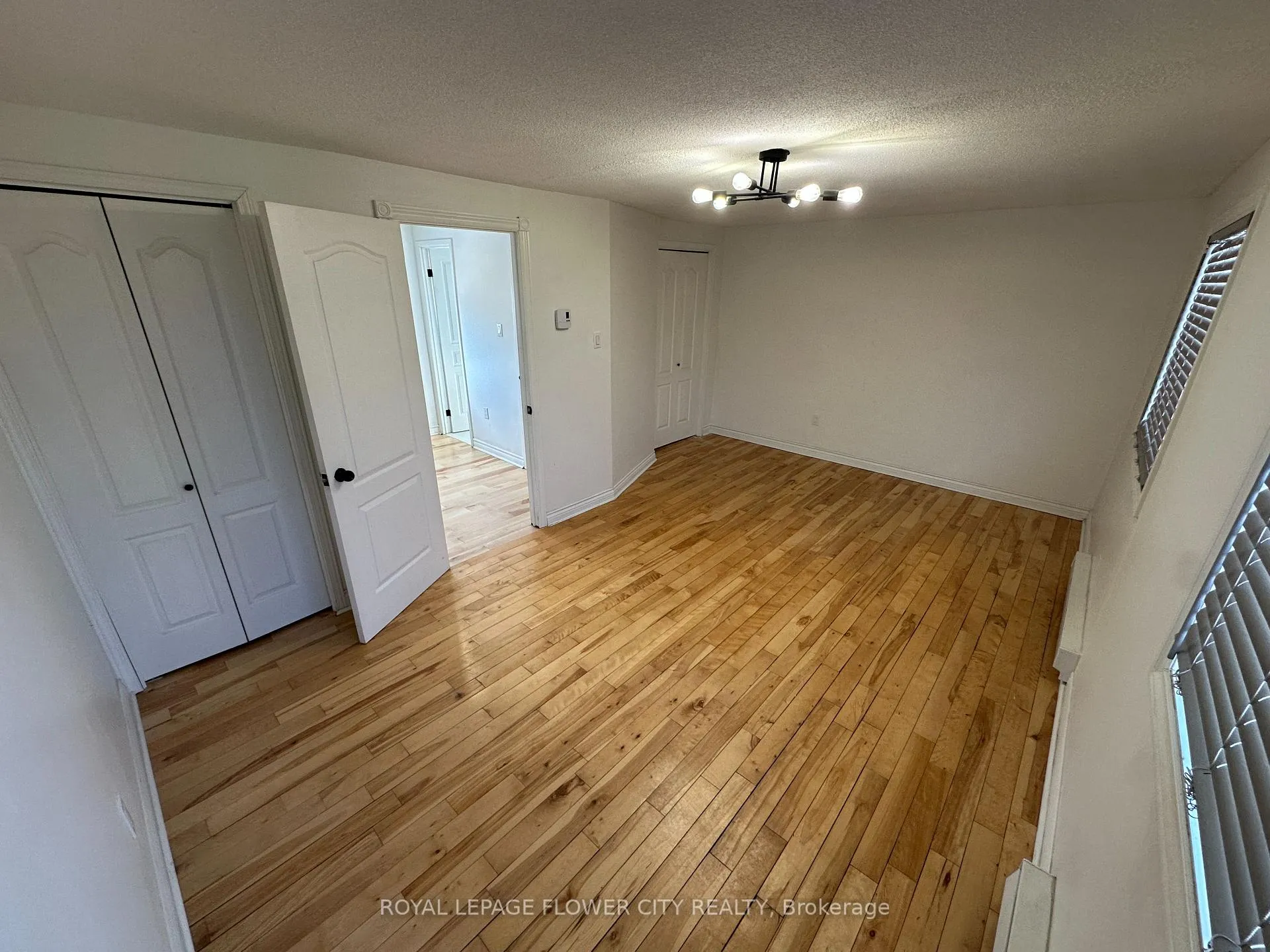 Photo 16 of 52 Grand Valley Drive, Brampton, Northgate — HOMEH