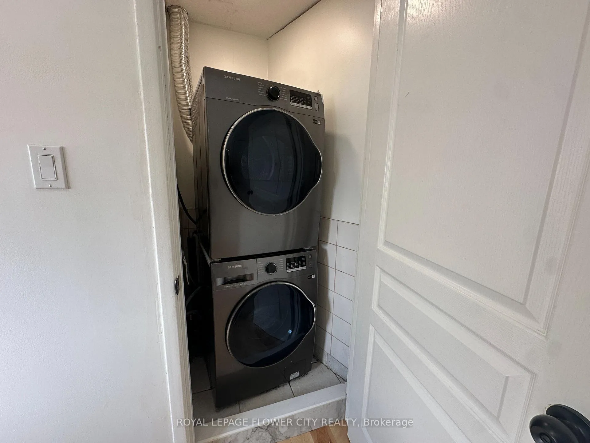 Photo 22 of 52 Grand Valley Drive, Brampton, Northgate — HOMEH