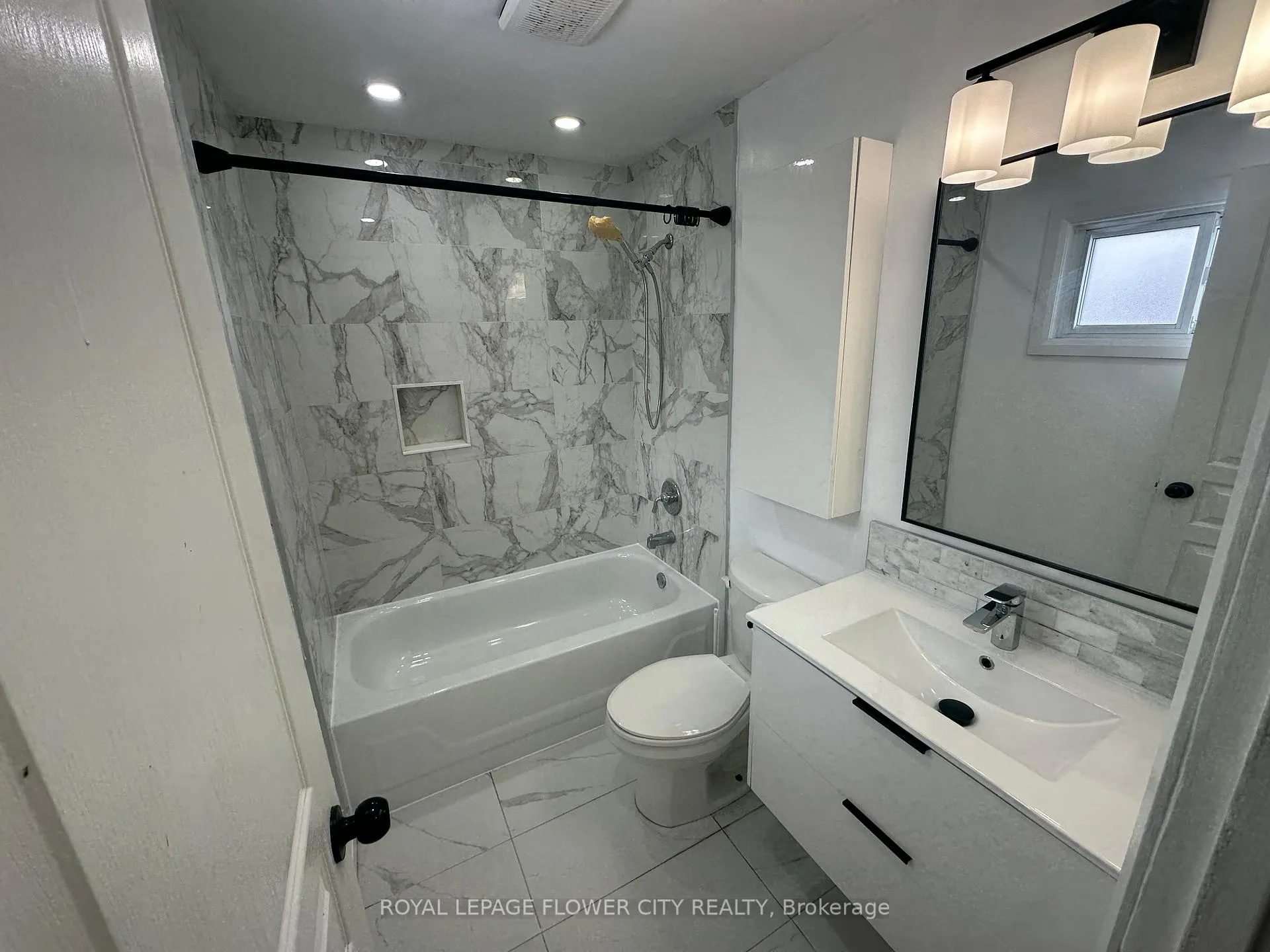 Photo 23 of 52 Grand Valley Drive, Brampton, Northgate — HOMEH
