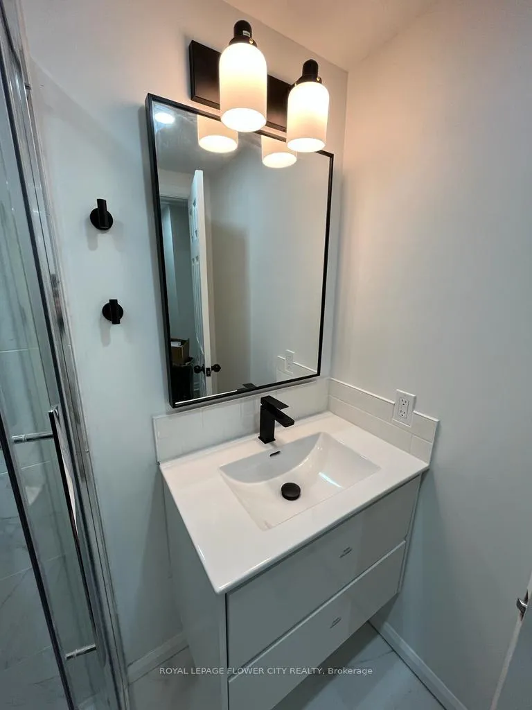 Photo 26 of 52 Grand Valley Drive, Brampton, Northgate — HOMEH