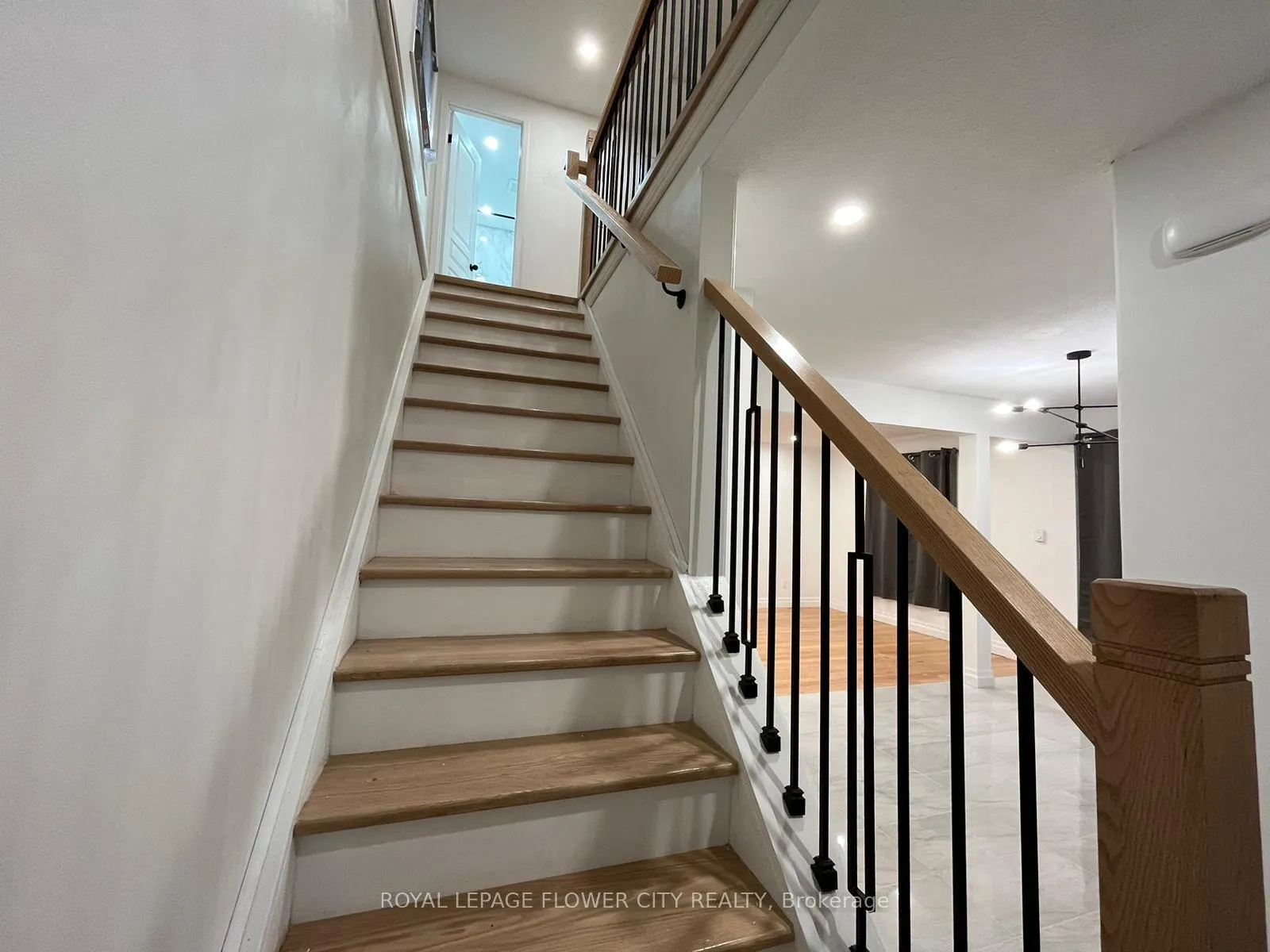 Photo 27 of 52 Grand Valley Drive, Brampton, Northgate — HOMEH