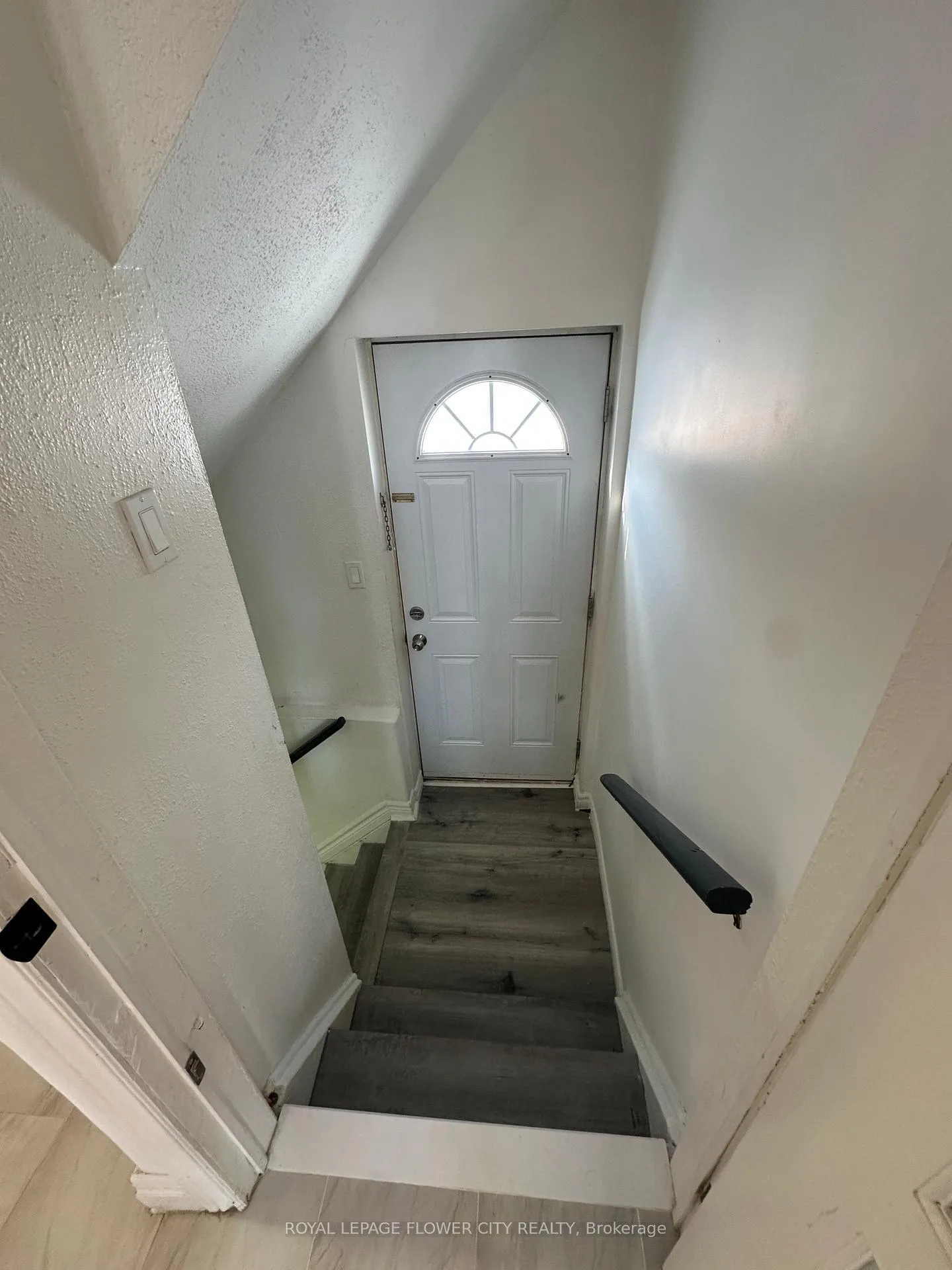 Photo 28 of 52 Grand Valley Drive, Brampton, Northgate — HOMEH