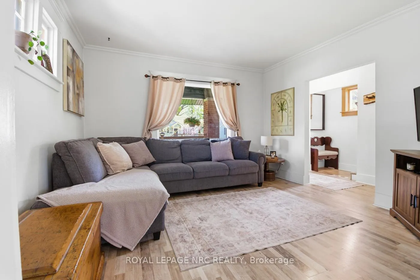 Photo 9 of 4943 Duke Avenue, Niagara Falls, Cherrywood — HOMEH