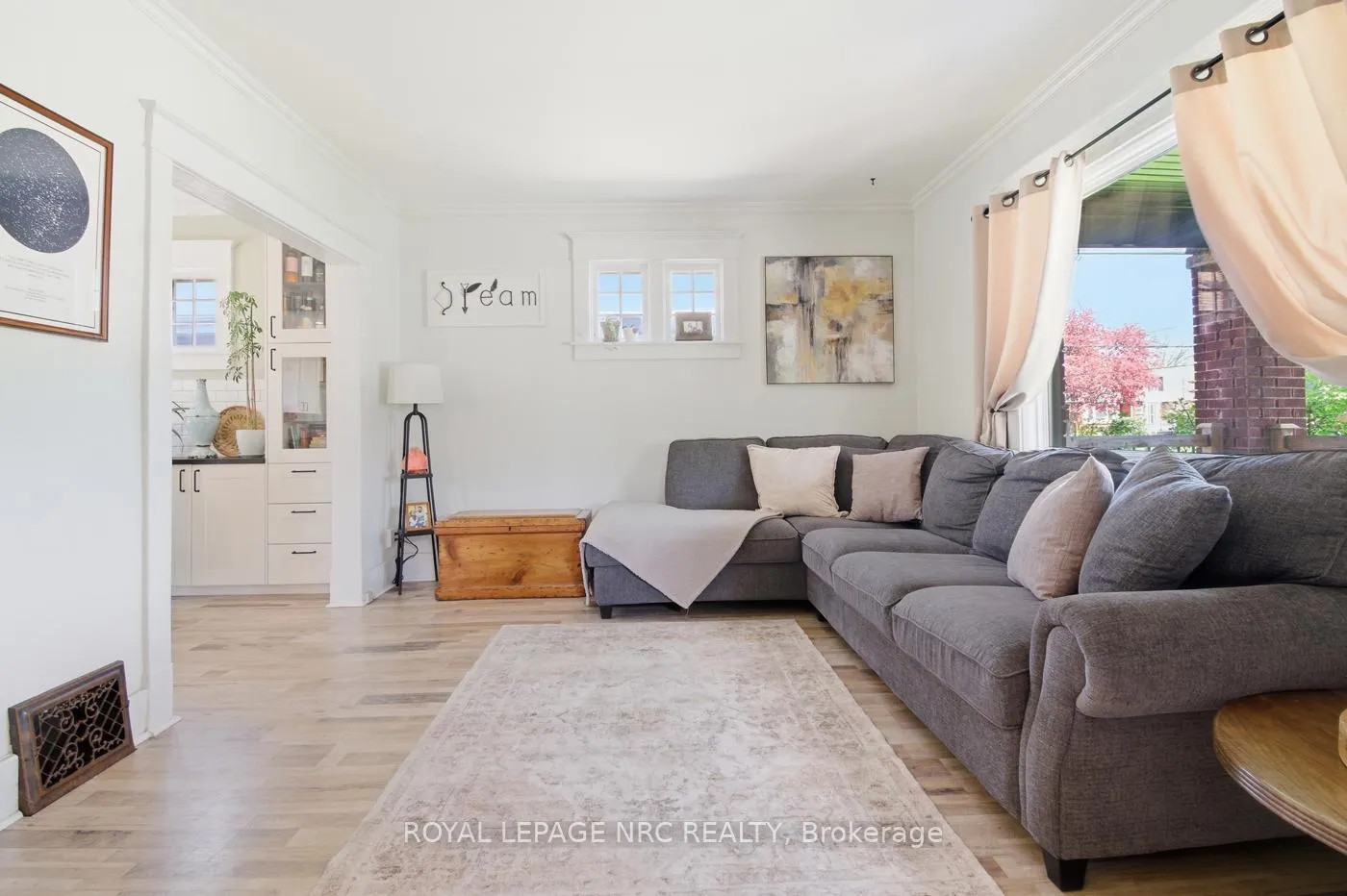 Photo 11 of 4943 Duke Avenue, Niagara Falls, Cherrywood — HOMEH