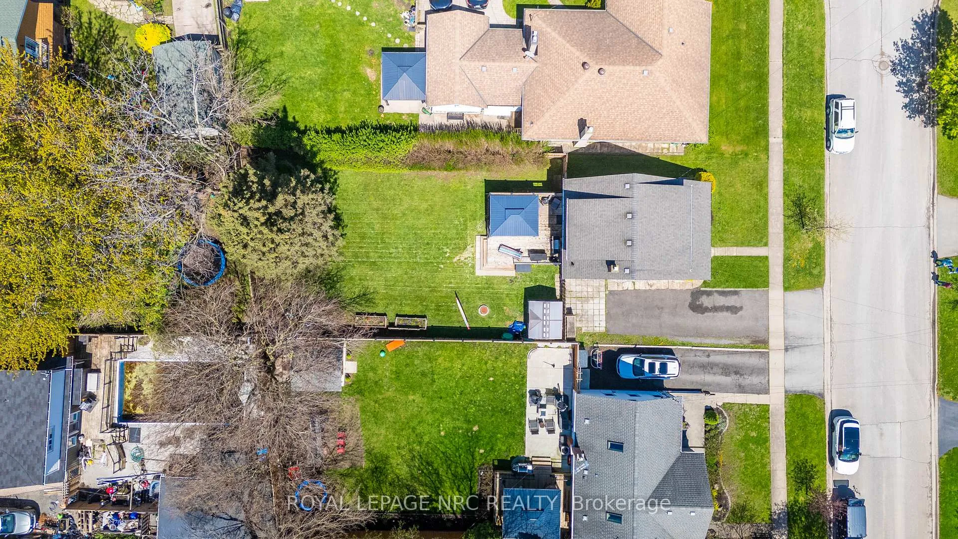 Photo 37 of 4943 Duke Avenue, Niagara Falls, Cherrywood — HOMEH