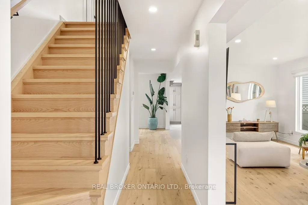 Photo 3 of 386 Pauline Charron Place, Ottawa, Vanier — HOMEH