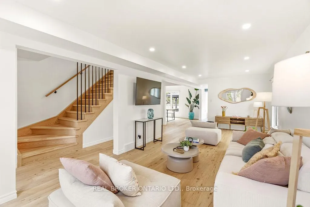 Photo 8 of 386 Pauline Charron Place, Ottawa, Vanier — HOMEH