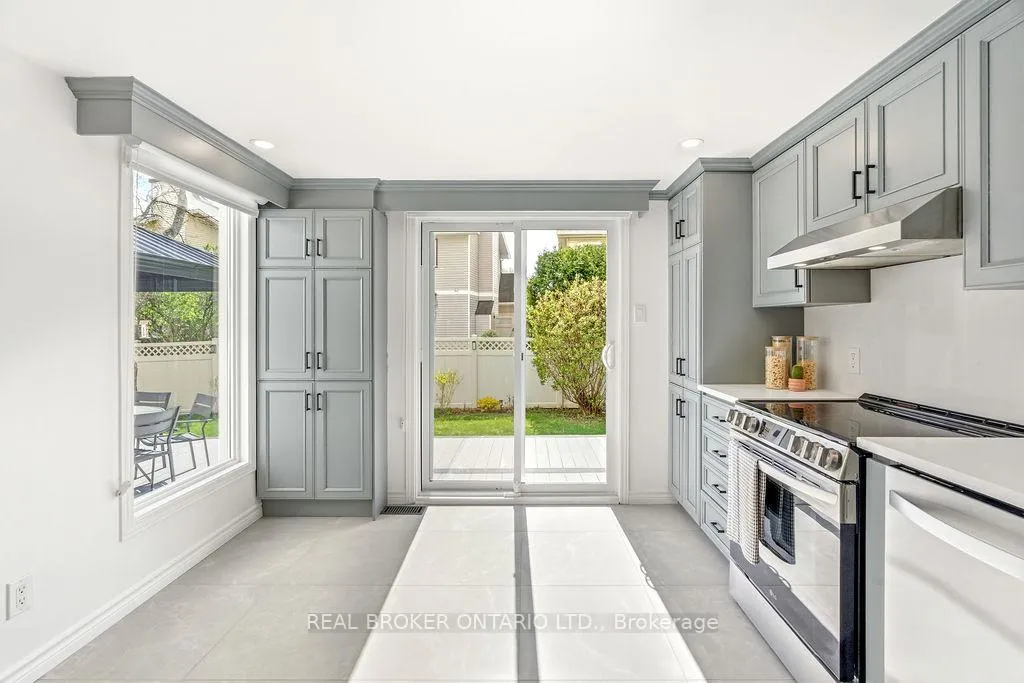 Photo 14 of 386 Pauline Charron Place, Ottawa, Vanier — HOMEH