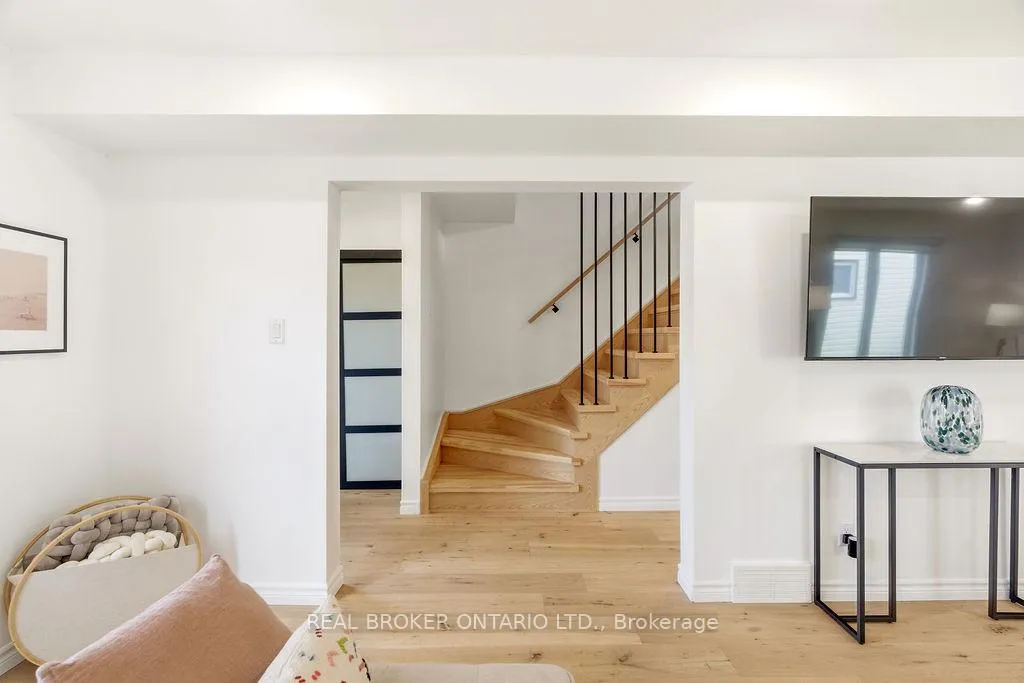 Photo 17 of 386 Pauline Charron Place, Ottawa, Vanier — HOMEH