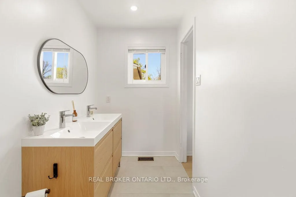 Photo 23 of 386 Pauline Charron Place, Ottawa, Vanier — HOMEH