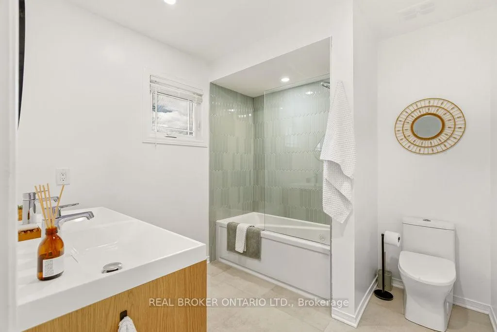 Photo 25 of 386 Pauline Charron Place, Ottawa, Vanier — HOMEH