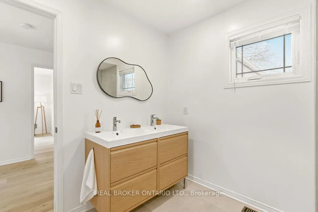 Photo 26 of 386 Pauline Charron Place, Ottawa, Vanier — HOMEH
