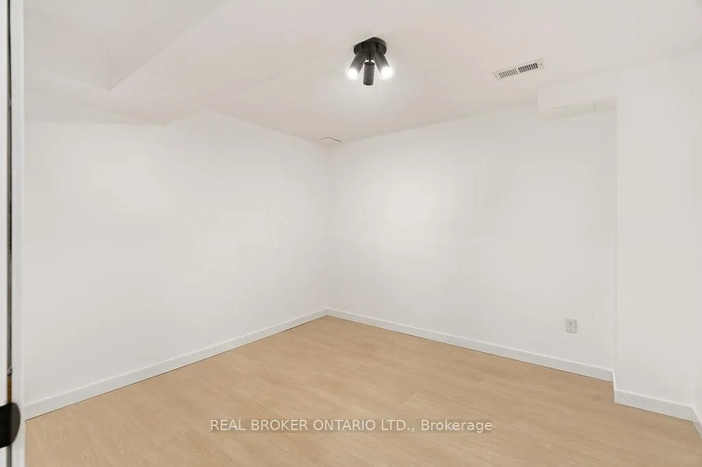 Photo 35 of 386 Pauline Charron Place, Ottawa, Vanier — HOMEH