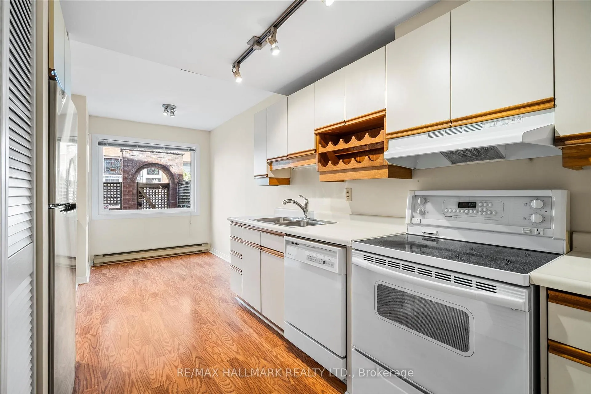 Photo 11 of Unit 1, 122 Glen Manor Drive, Toronto, The Beaches — HOMEH