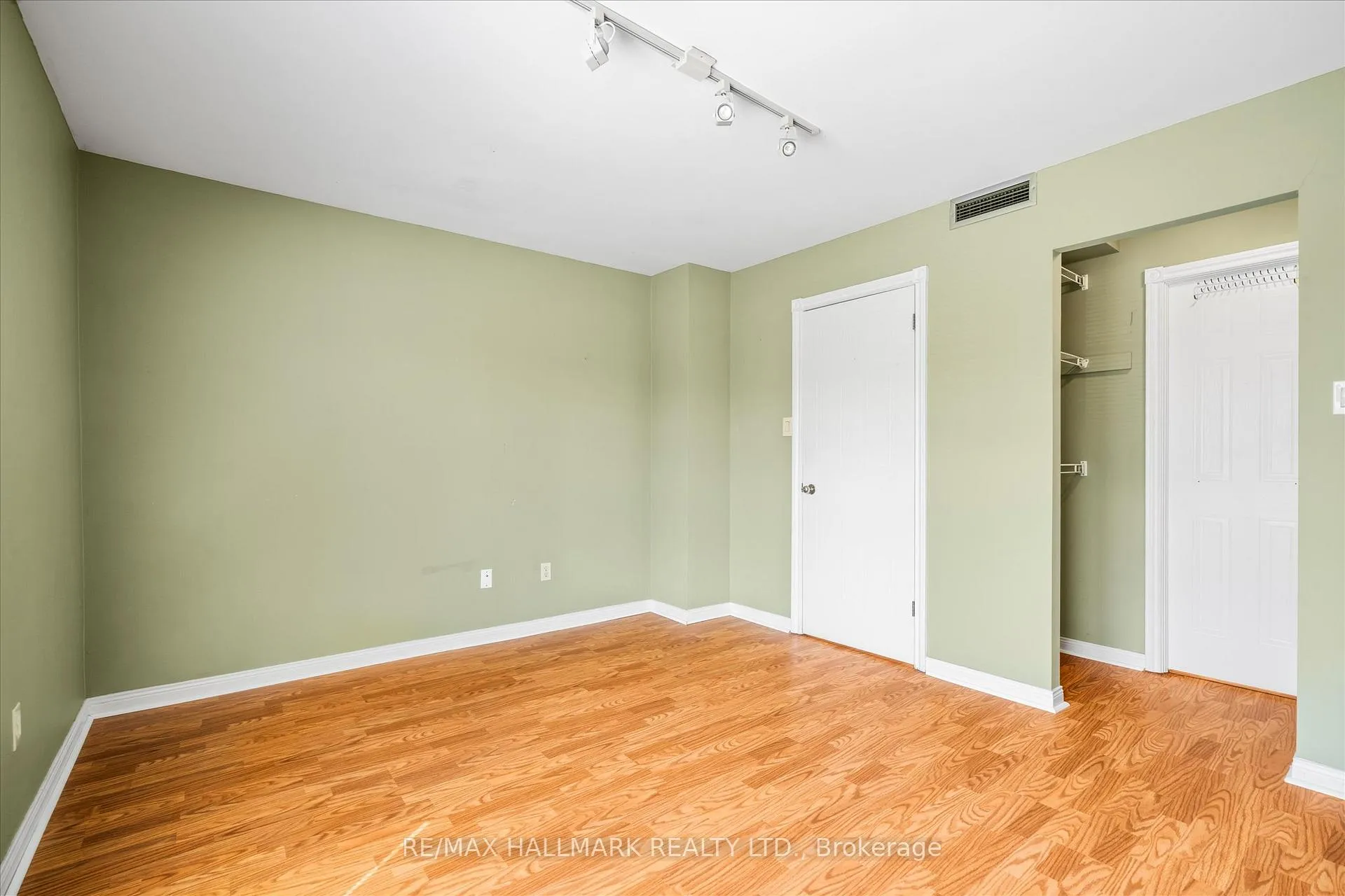 Photo 26 of Unit 1, 122 Glen Manor Drive, Toronto, The Beaches — HOMEH