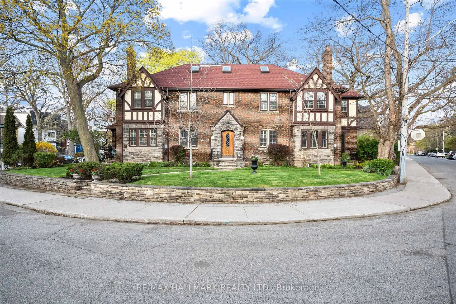 Photo 1 of 50 Benlamond Avenue, Toronto, East End-Danforth — HOMEH