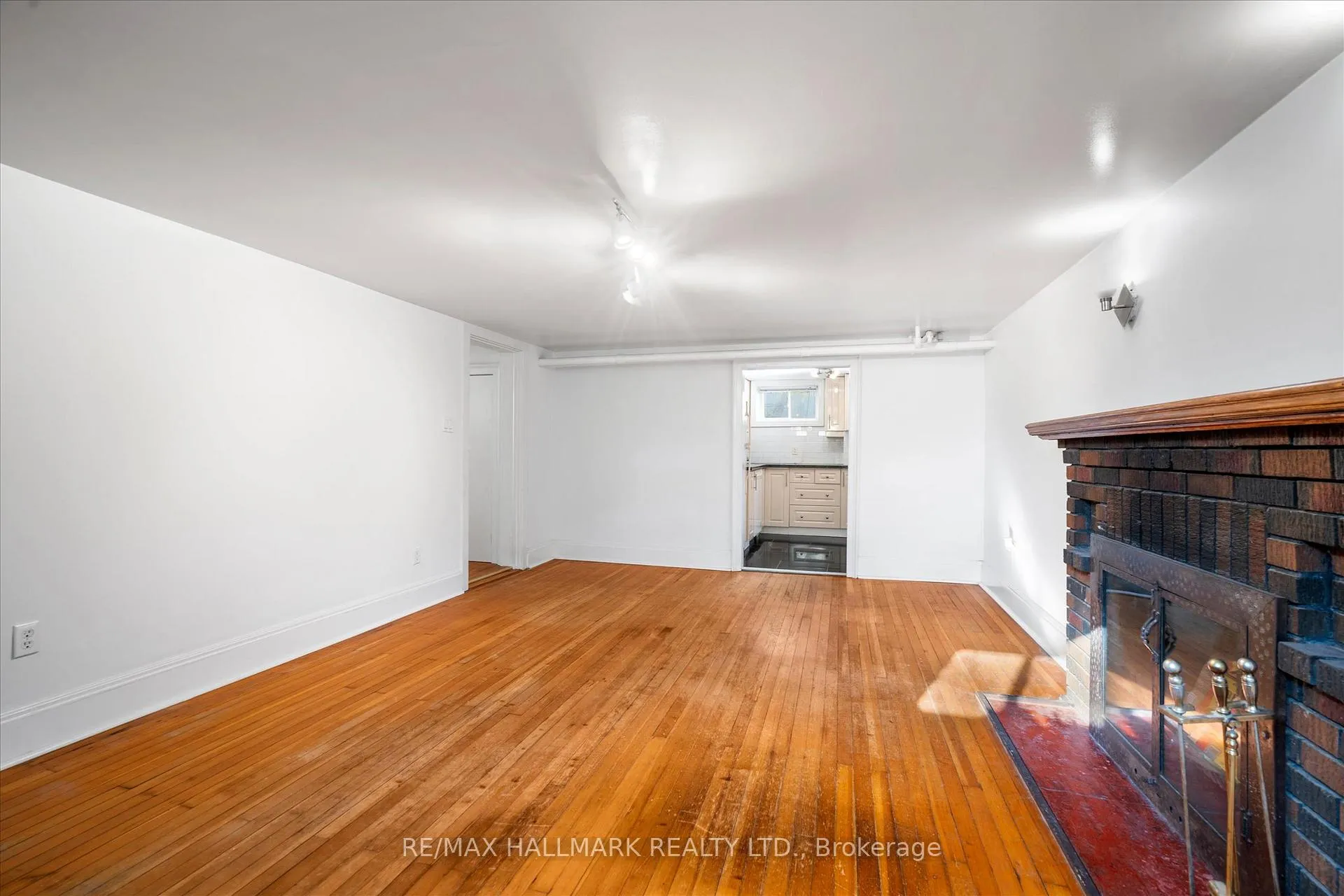 Photo 14 of 50 Benlamond Avenue, Toronto, East End-Danforth — HOMEH