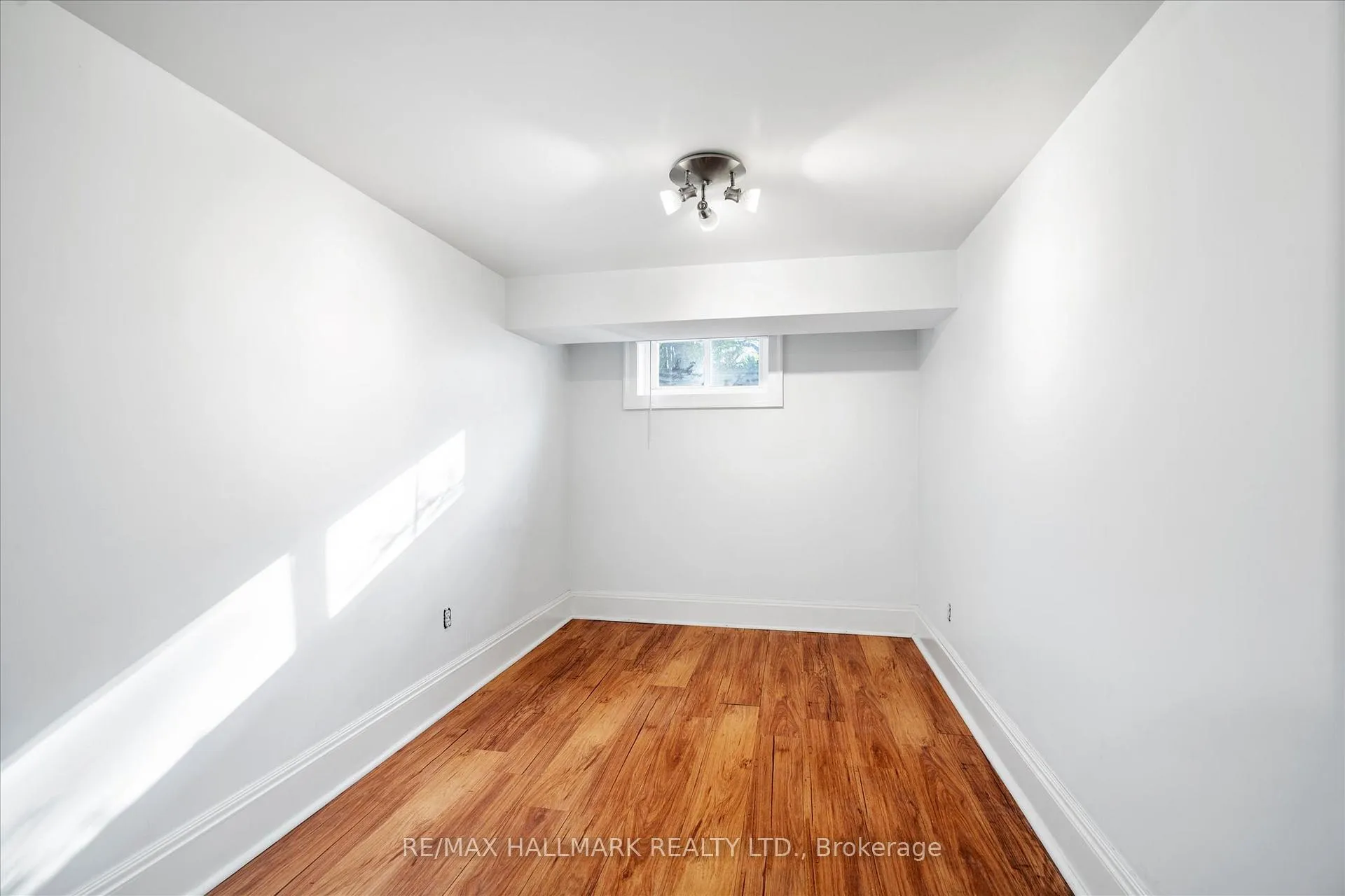 Photo 15 of 50 Benlamond Avenue, Toronto, East End-Danforth — HOMEH