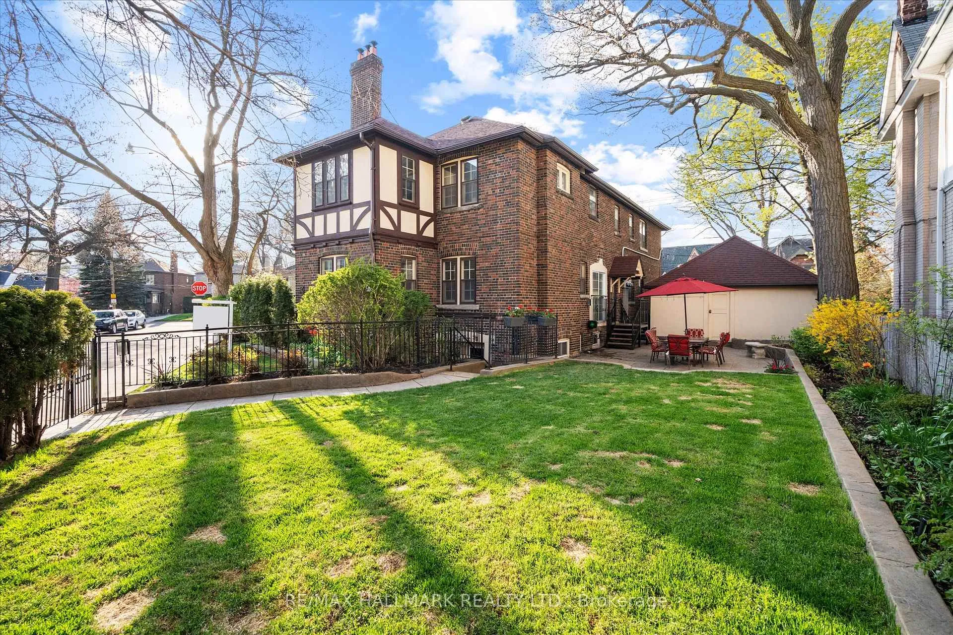 Photo 23 of 50 Benlamond Avenue, Toronto, East End-Danforth — HOMEH