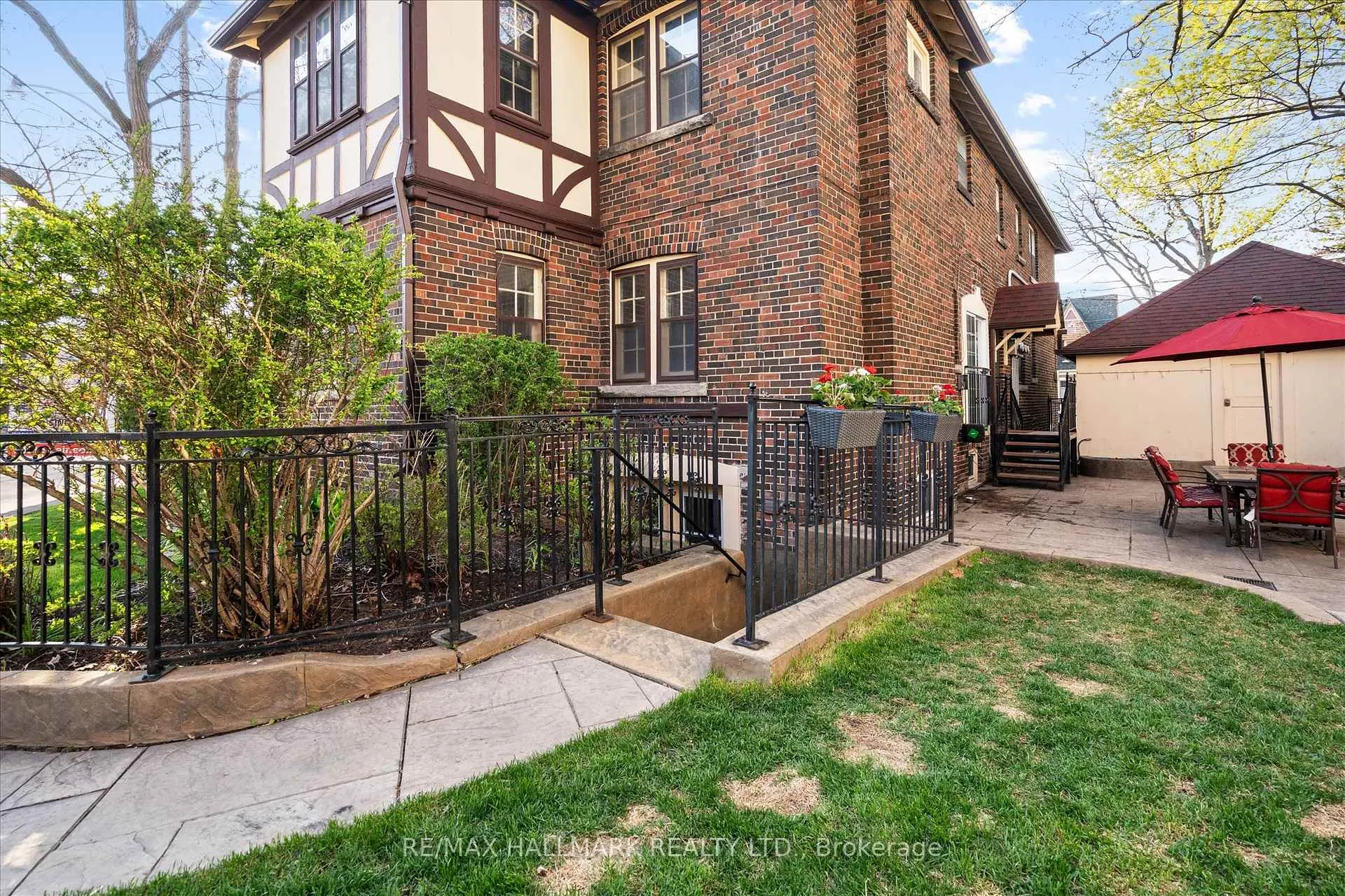 Photo 24 of 50 Benlamond Avenue, Toronto, East End-Danforth — HOMEH