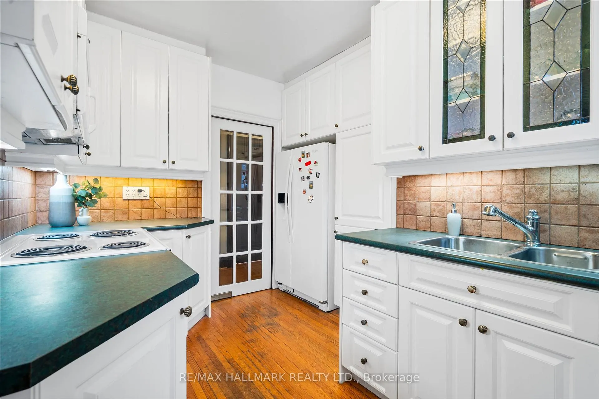 Photo 37 of 50 Benlamond Avenue, Toronto, East End-Danforth — HOMEH
