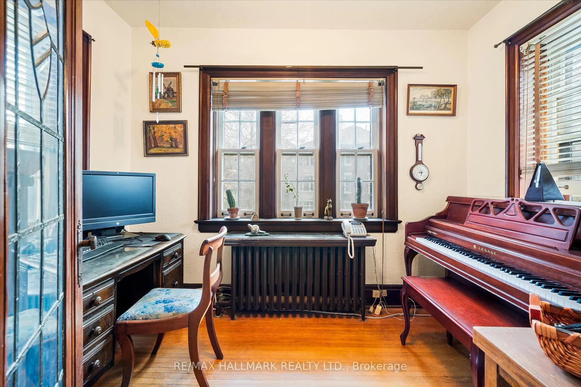Photo 41 of 50 Benlamond Avenue, Toronto, East End-Danforth — HOMEH