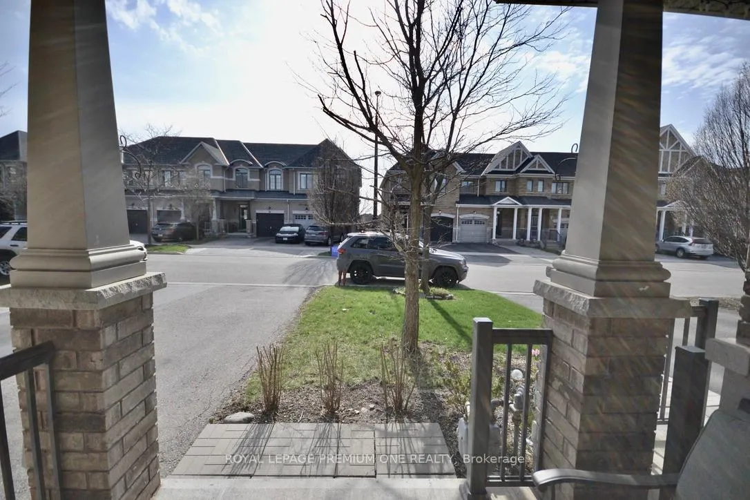Photo 4 of 94 Alexie Way, Vaughan, Vellore Village — HOMEH