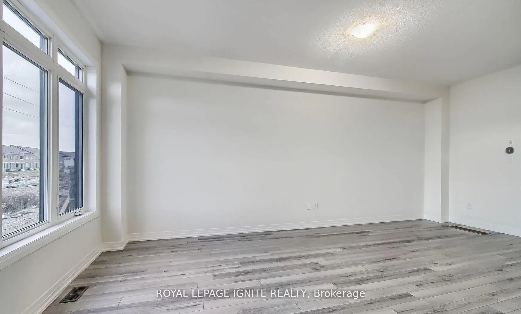 Photo 6 of 1079 Cameo Street, Pickering, Rural Pickering — HOMEH